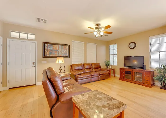 Family W/ Community Perks - 8 Mi To Chandler! Holiday home *
