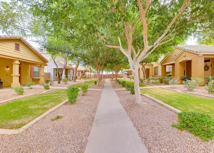 Family W/ Community Perks - 8 Mi To Chandler! Holiday home Gilbert